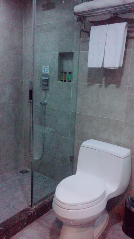 Hotel Jianguo 4*