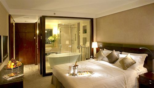 Jianguo Hotel 4*