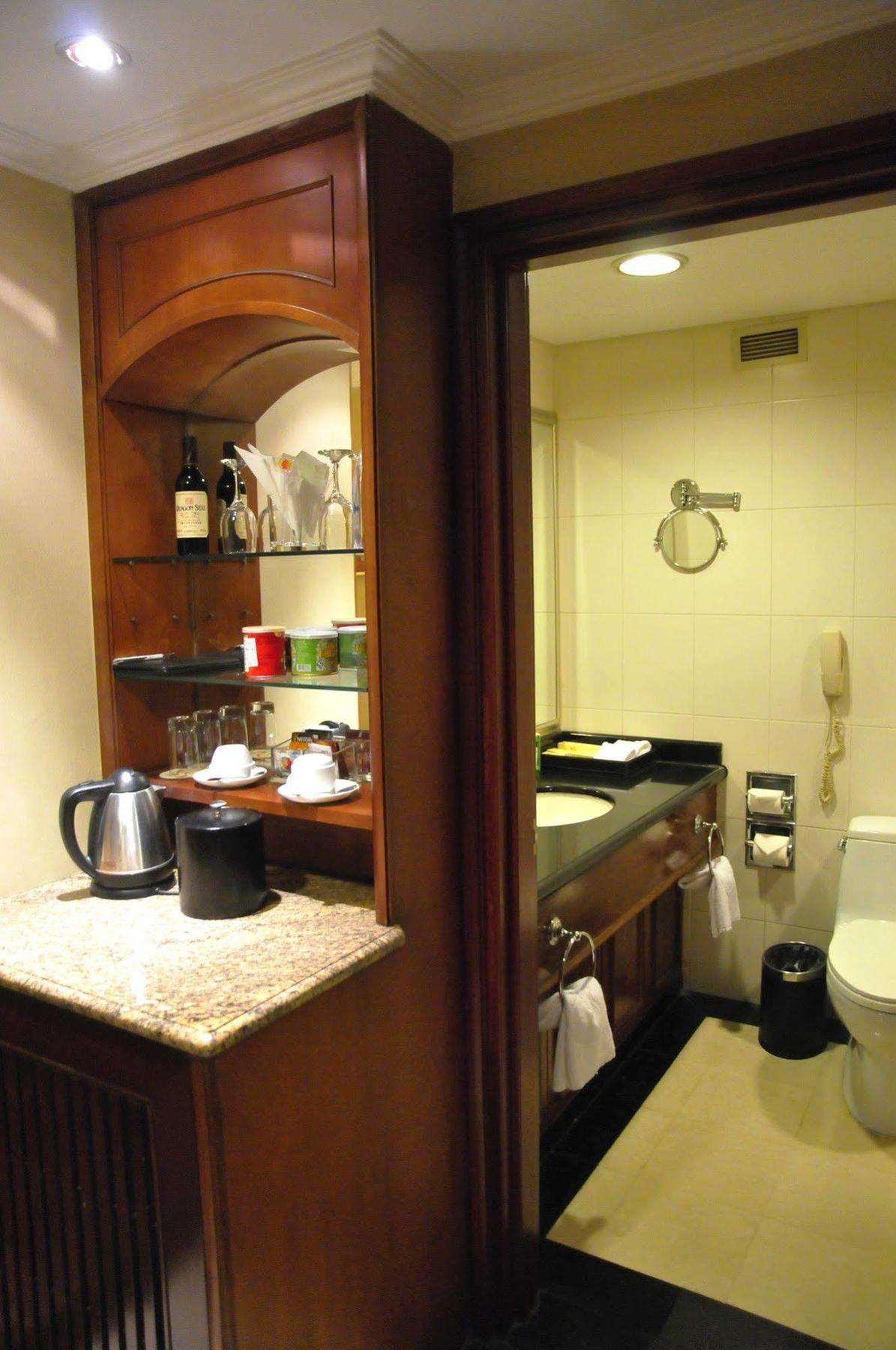 Jianguo Hotel