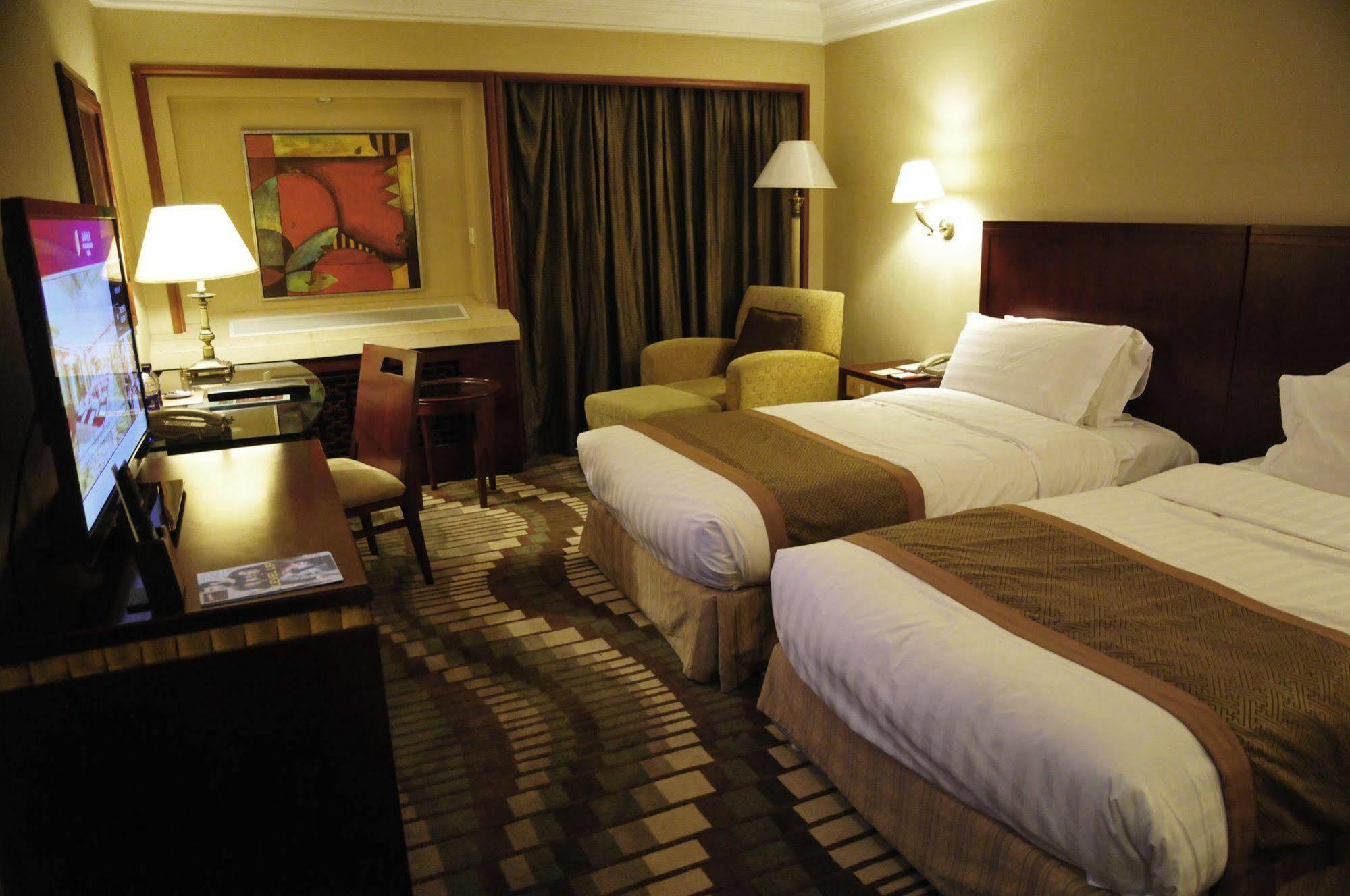 Hotel Jianguo 4*